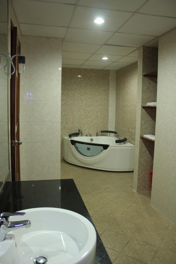 Beijing Hotel Vinh Esterno foto